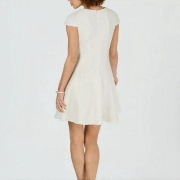 Beautiful Julia Jordan white with gold diamond sewn detail dress with pockets. - Picture 10 of 11